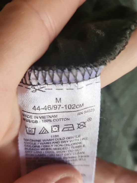 Banqna Republic 4/$10 - Picture 7 of 7